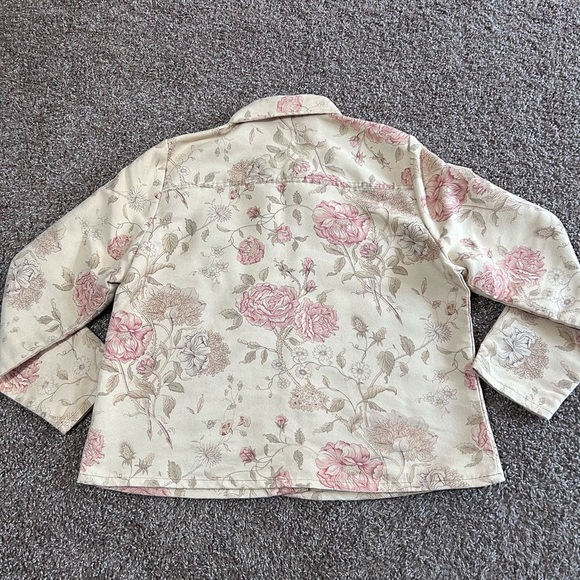 Bu JJ Cream and Pink Utility Jacket with Floral Design - Picture 2 of 8